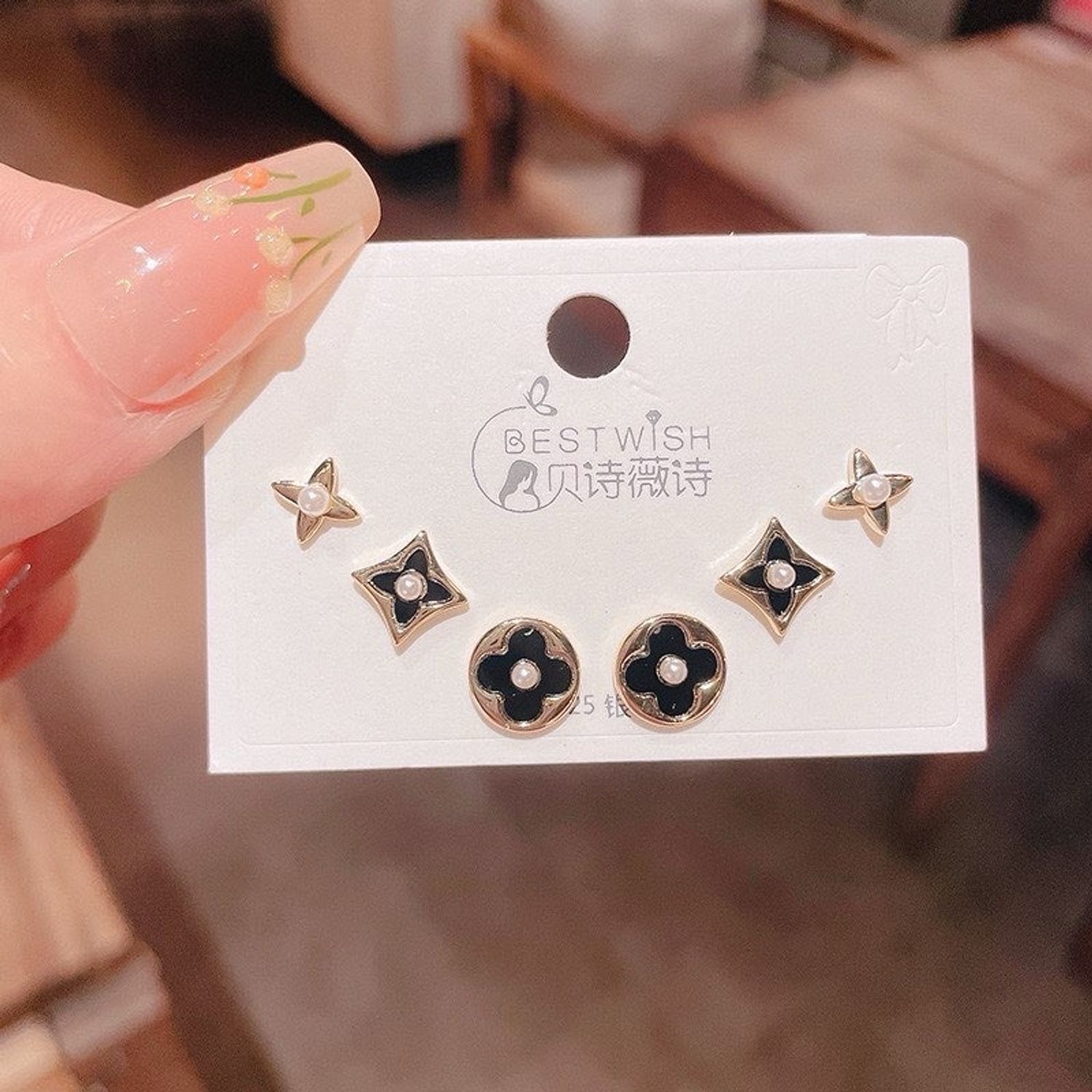 Гоёлын ээмэг 