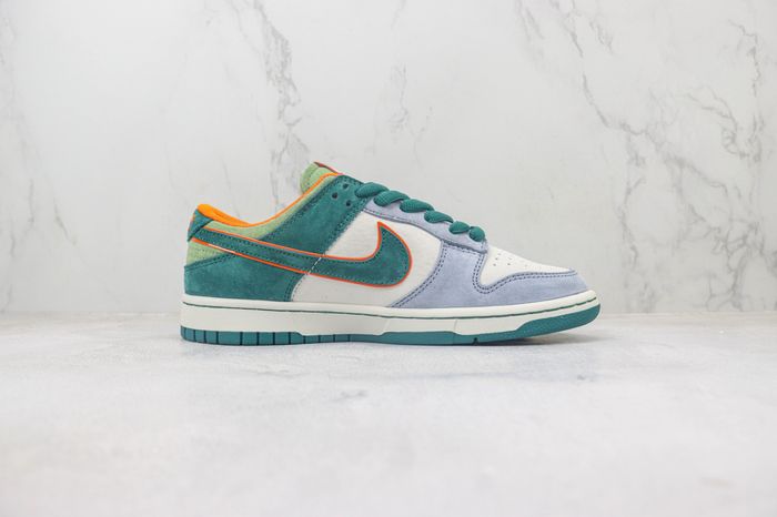 SB Dunk Low 151
