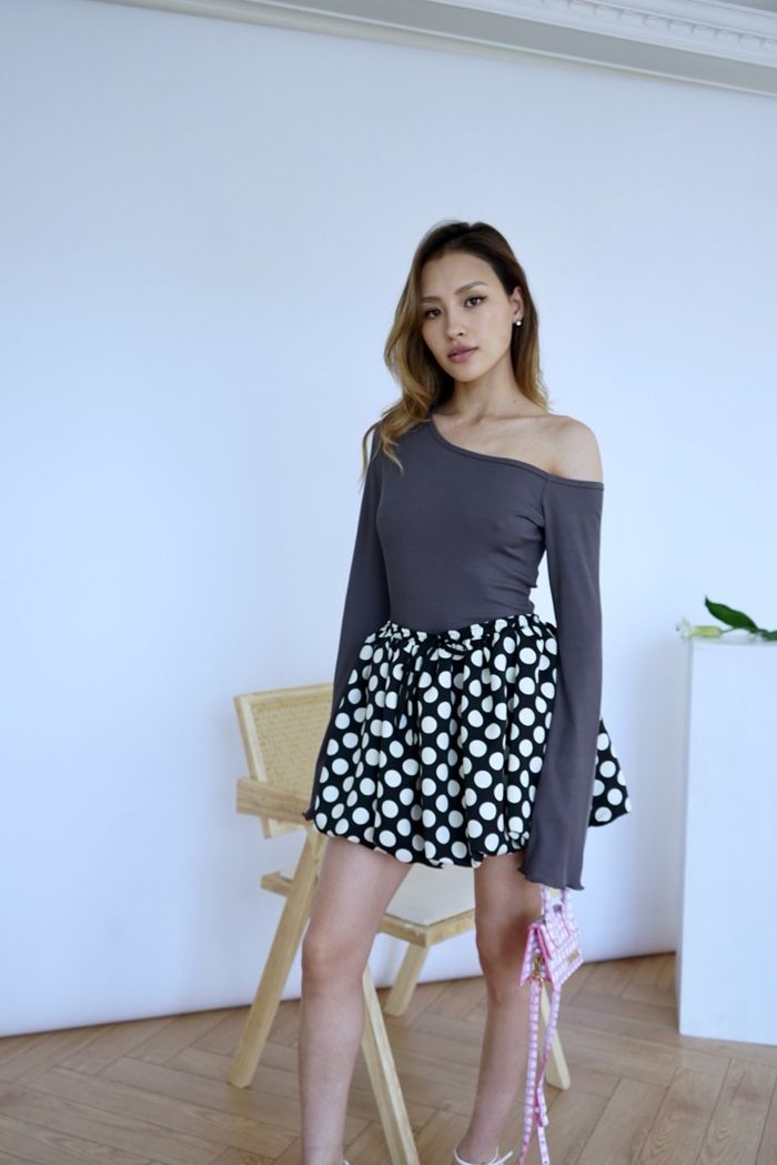 https://cdn.zochil.shop/3db6b645-0f30-4ed8-a679-754311a673be_t700.jpg