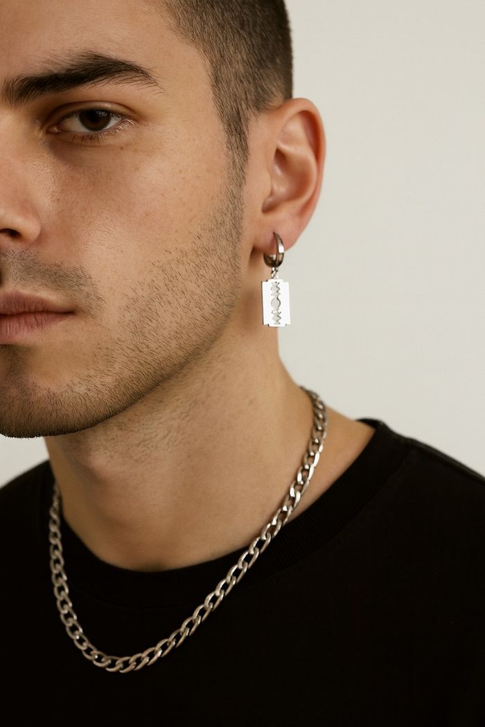 Эрэгтэй ээмэг