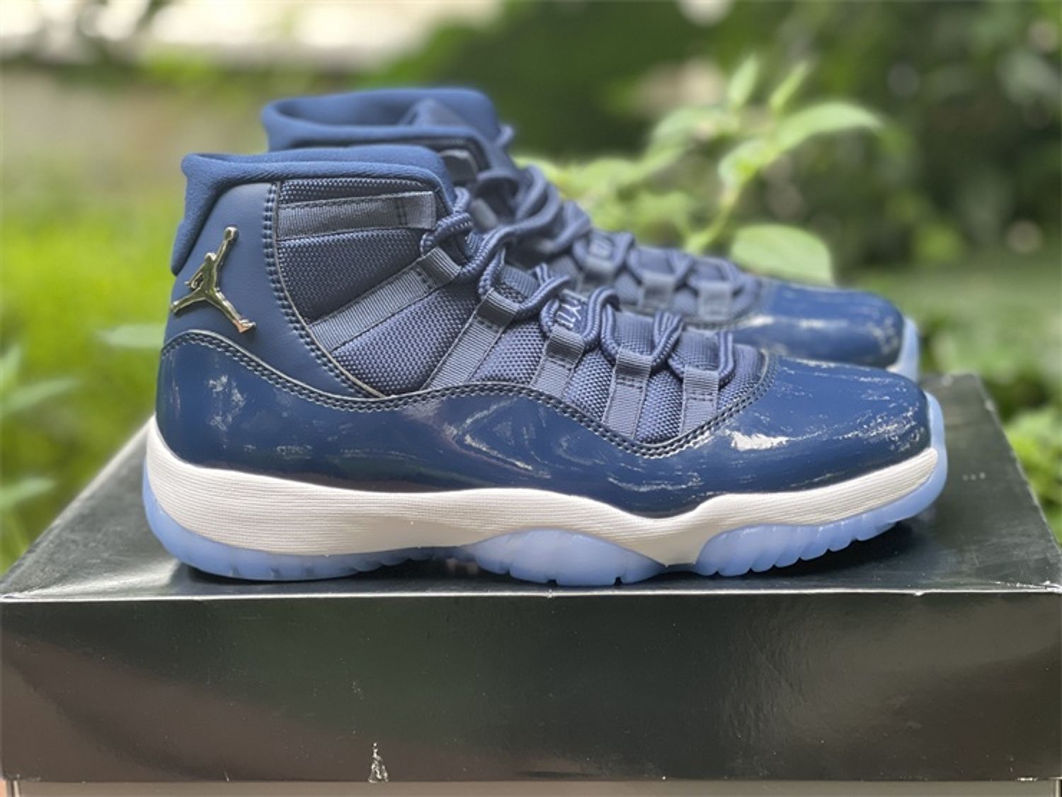 Jordan 11 Retro Dark Blue 
