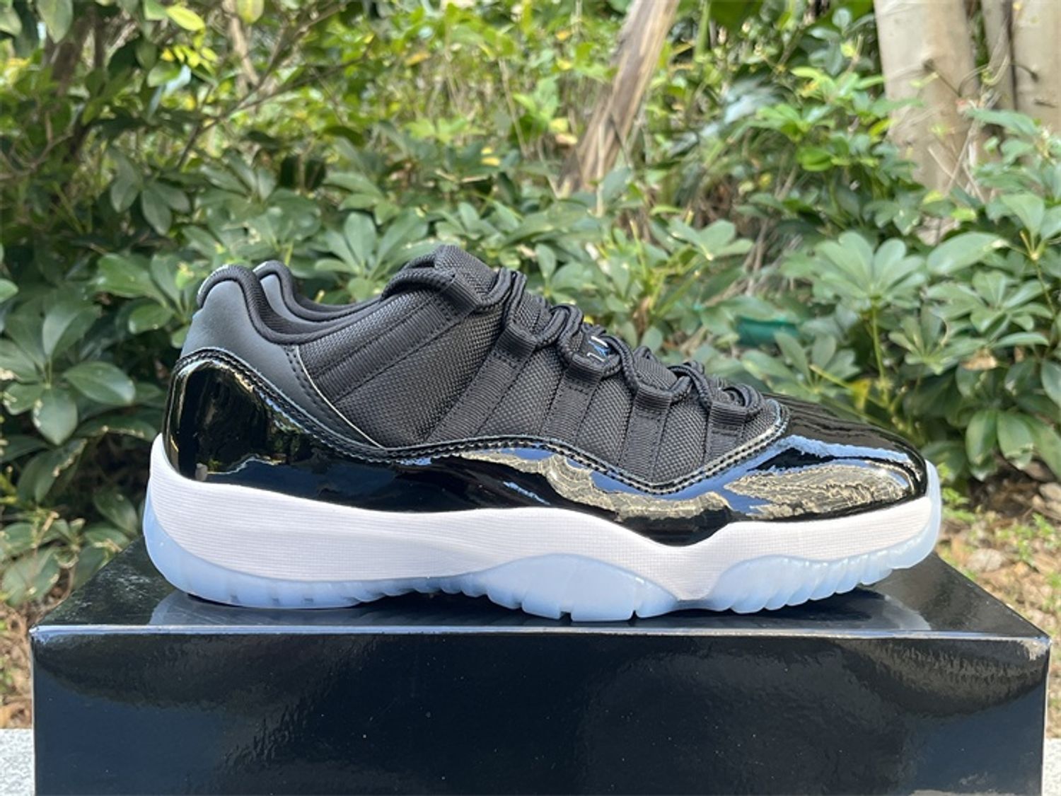 Air Jordan 11 Low “Space Jam”