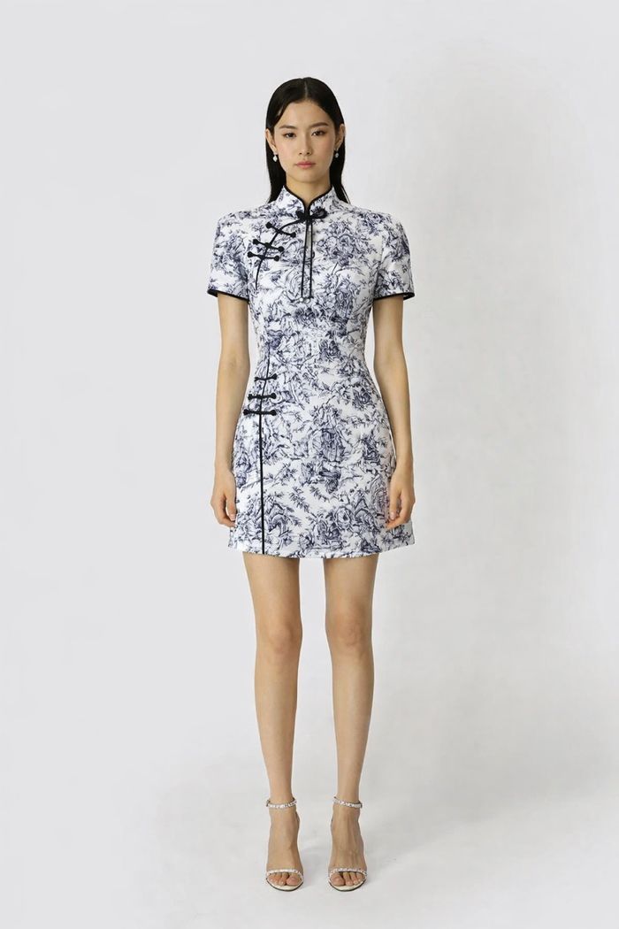 Хээтэй гоёлын дээл