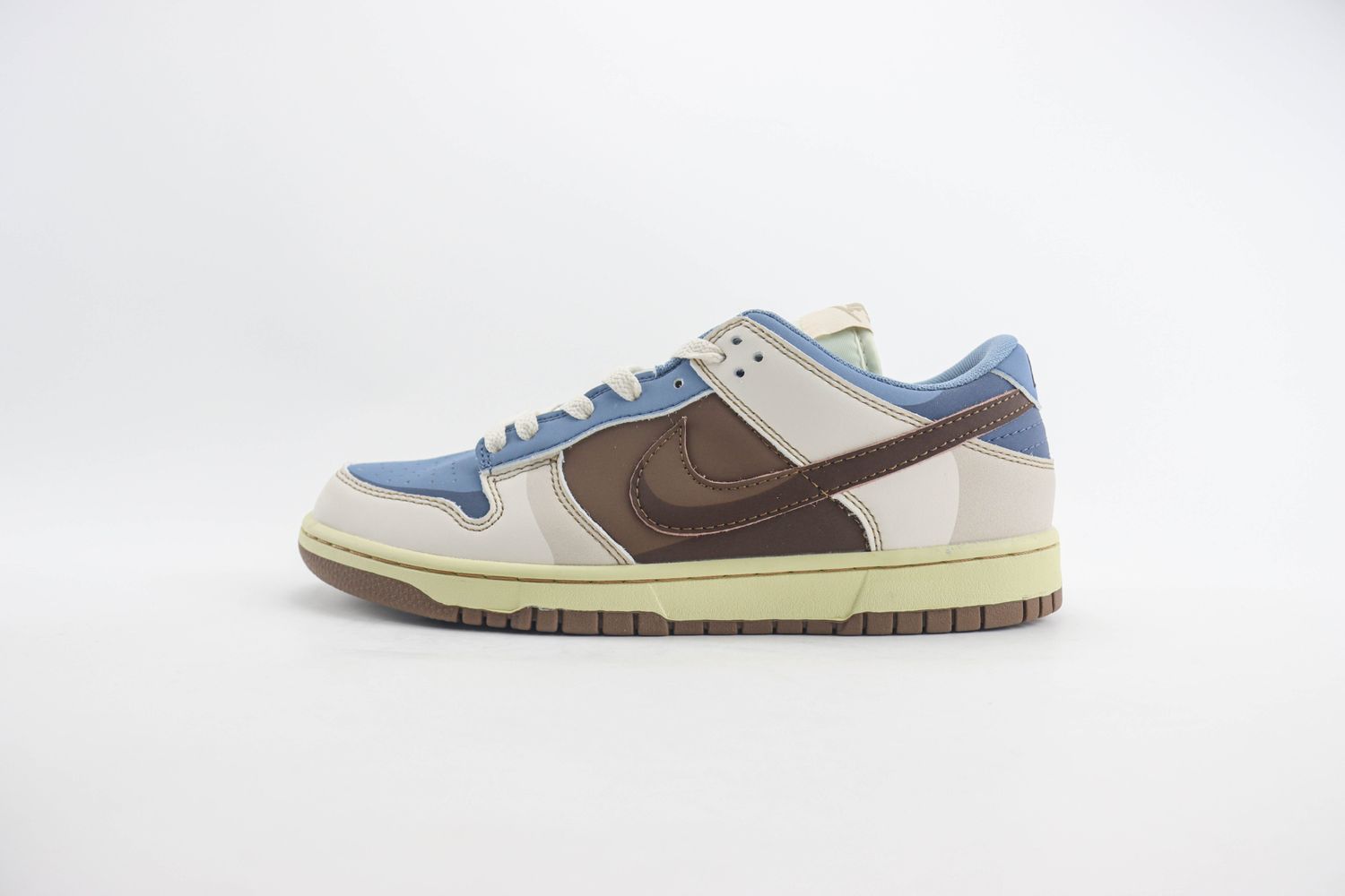 NIKE SB DUNK LOW SNORLAX 