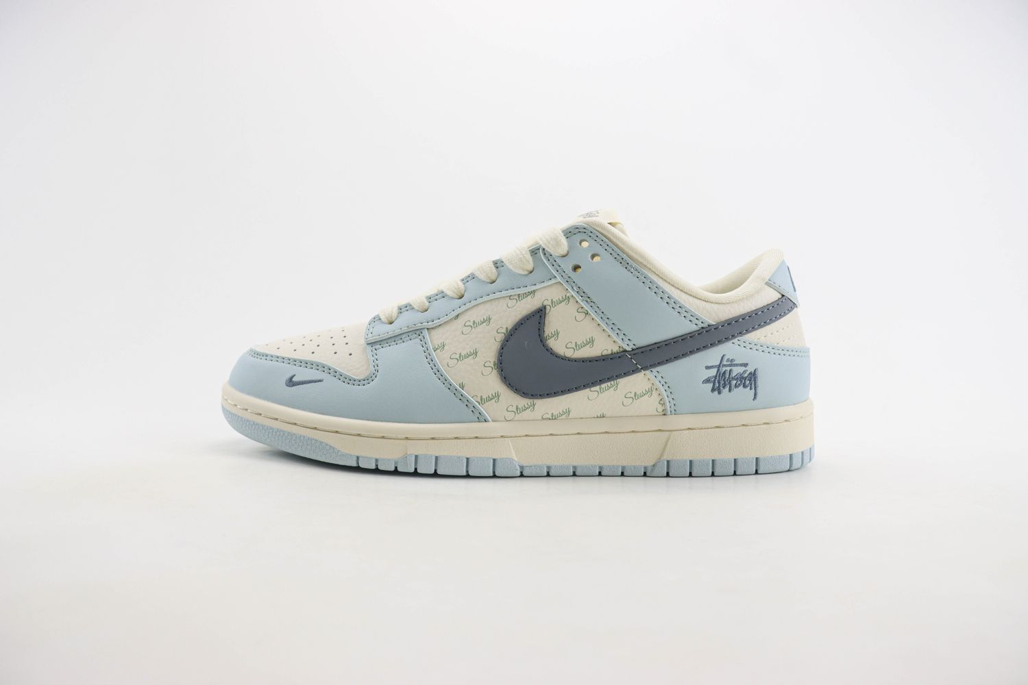 Nike SB Dunk Low x Stussy 121