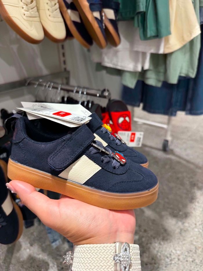 H&M пүүз