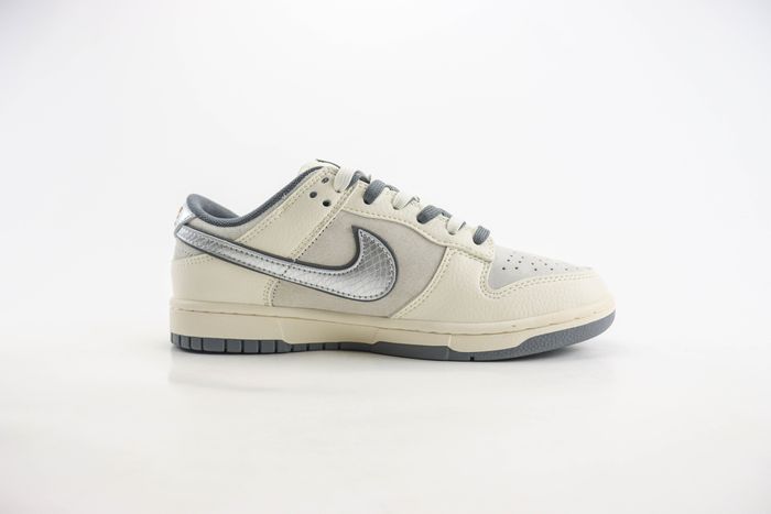 Nike SB Dunk Low Stussy 19