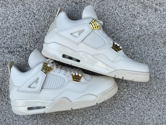 Jordan 4 Retro Metallic Gold (Women's)