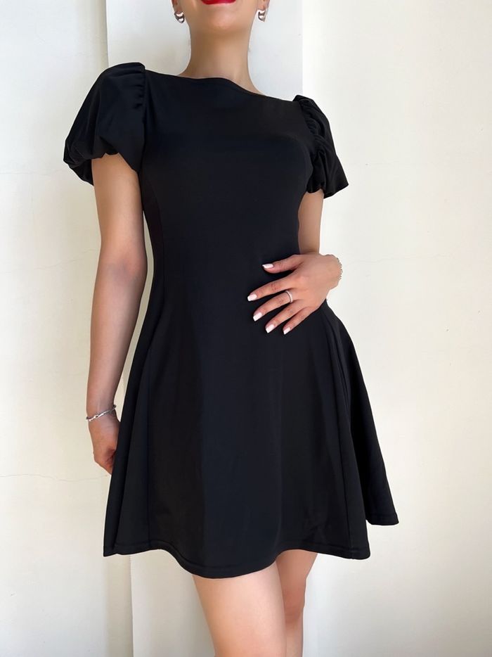Puff sleeve dress