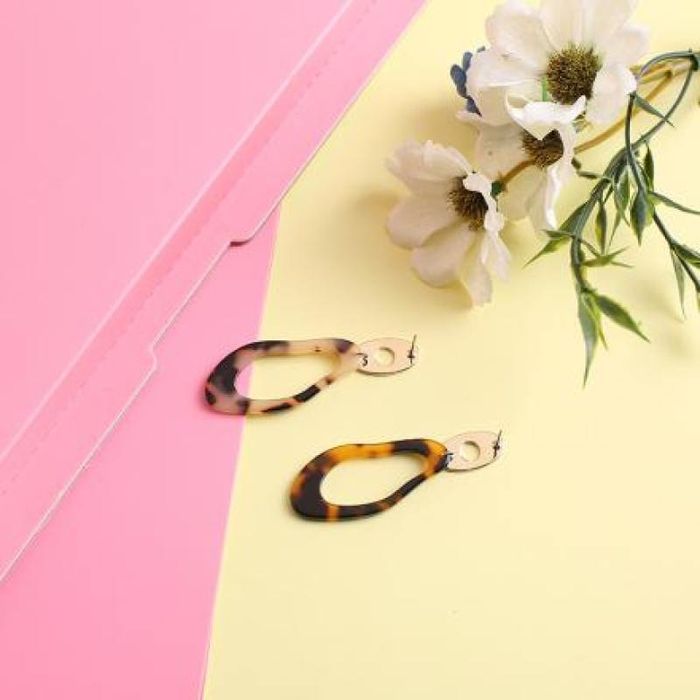 Vogue Leopard Print Hoop Dangle Earrings