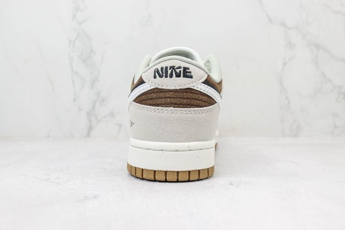 NK Dunk Low SE 85 