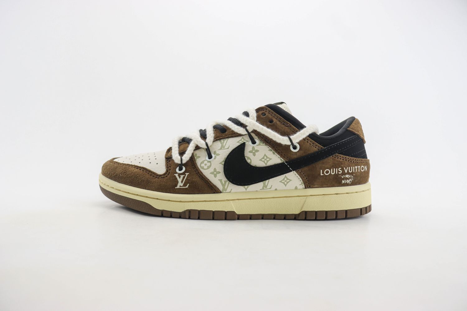 Nike SB Dunk Low x LV  28