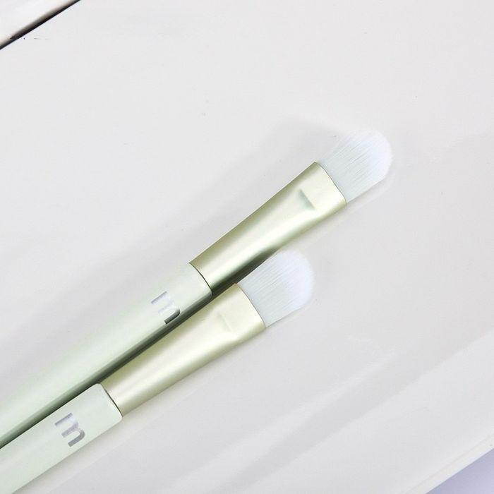 Нүүр будалтын багс 