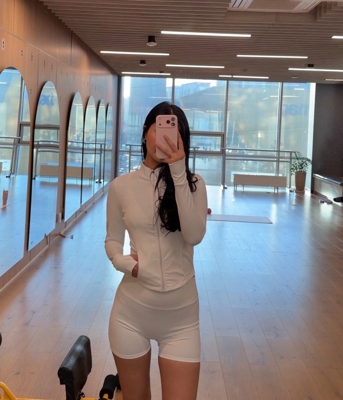 Komi Zip-up Jacket in White