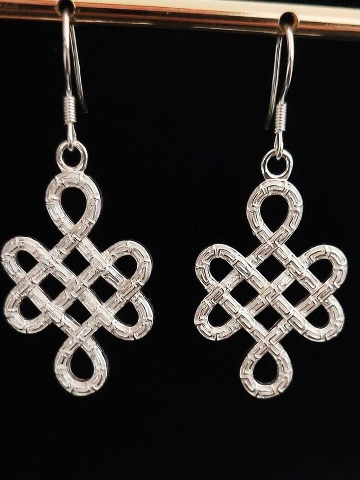 Монгол ээмэг  