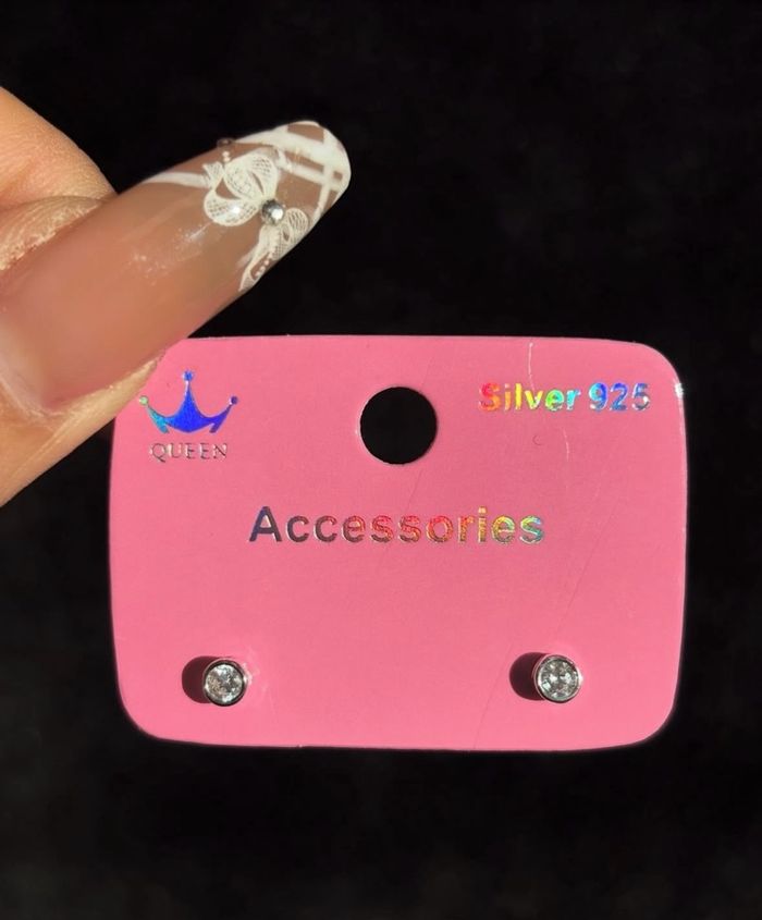 Мөнгөн ээмэг