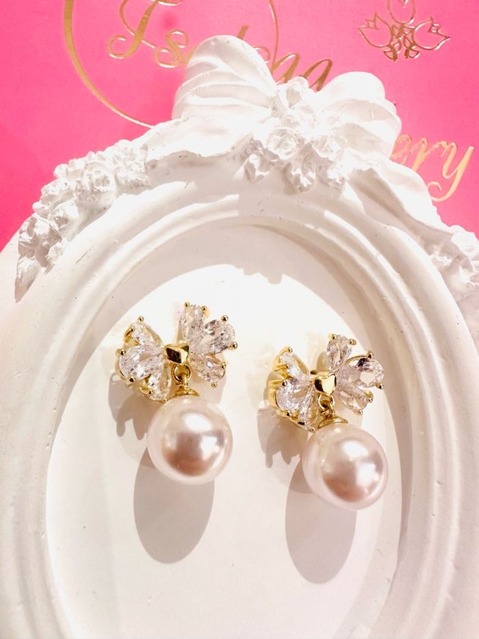 Сувдтай ээмэг