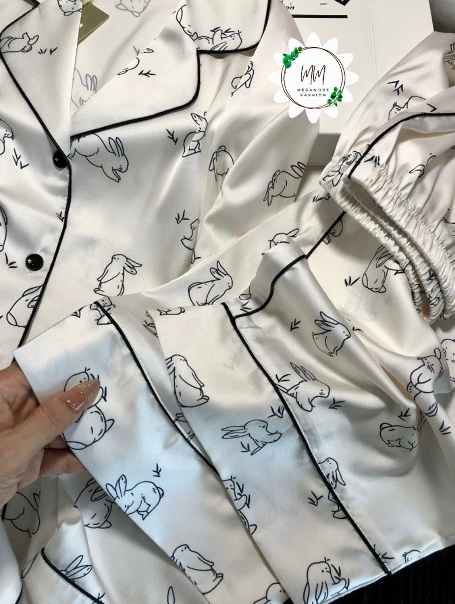 Rabbit silk pajama 