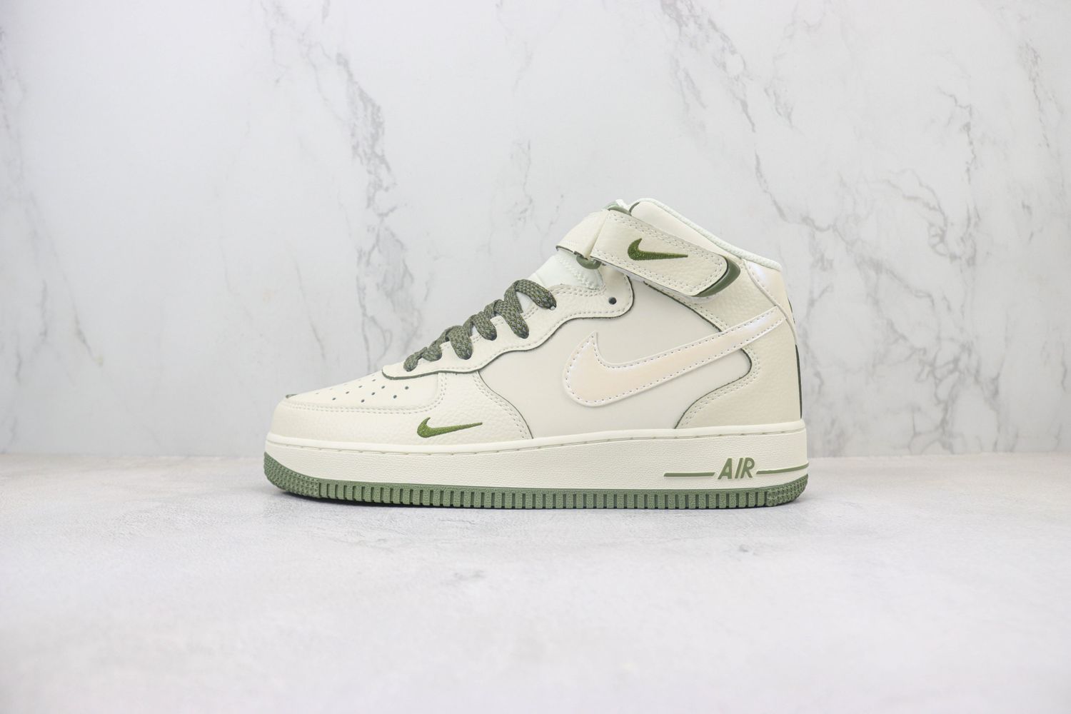 Nike Air Force 1 Mid 