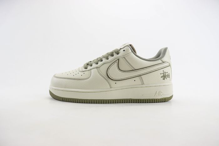 Nike Air Force 1 Low x Stussy 132