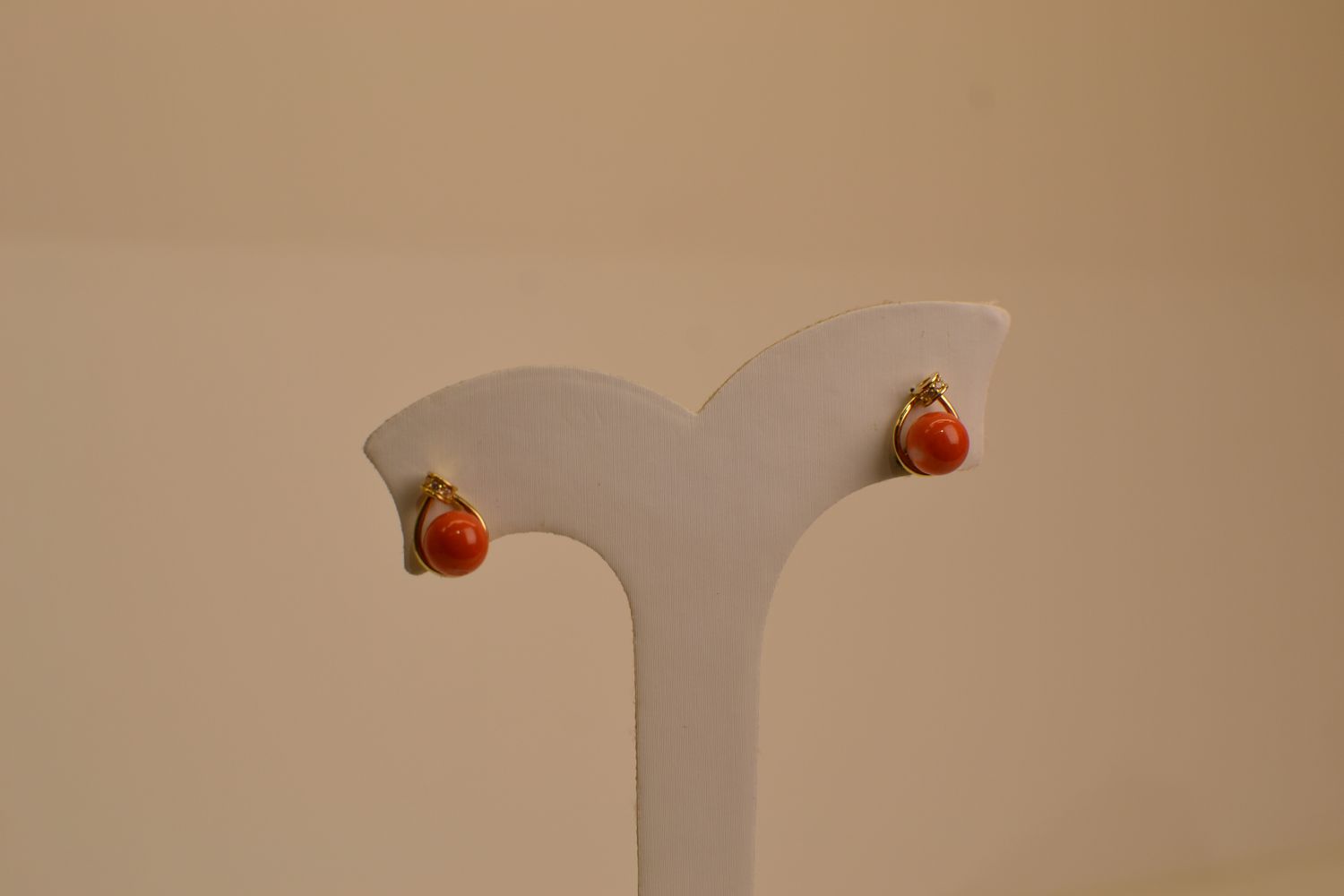 момо шүрэн ээмэг