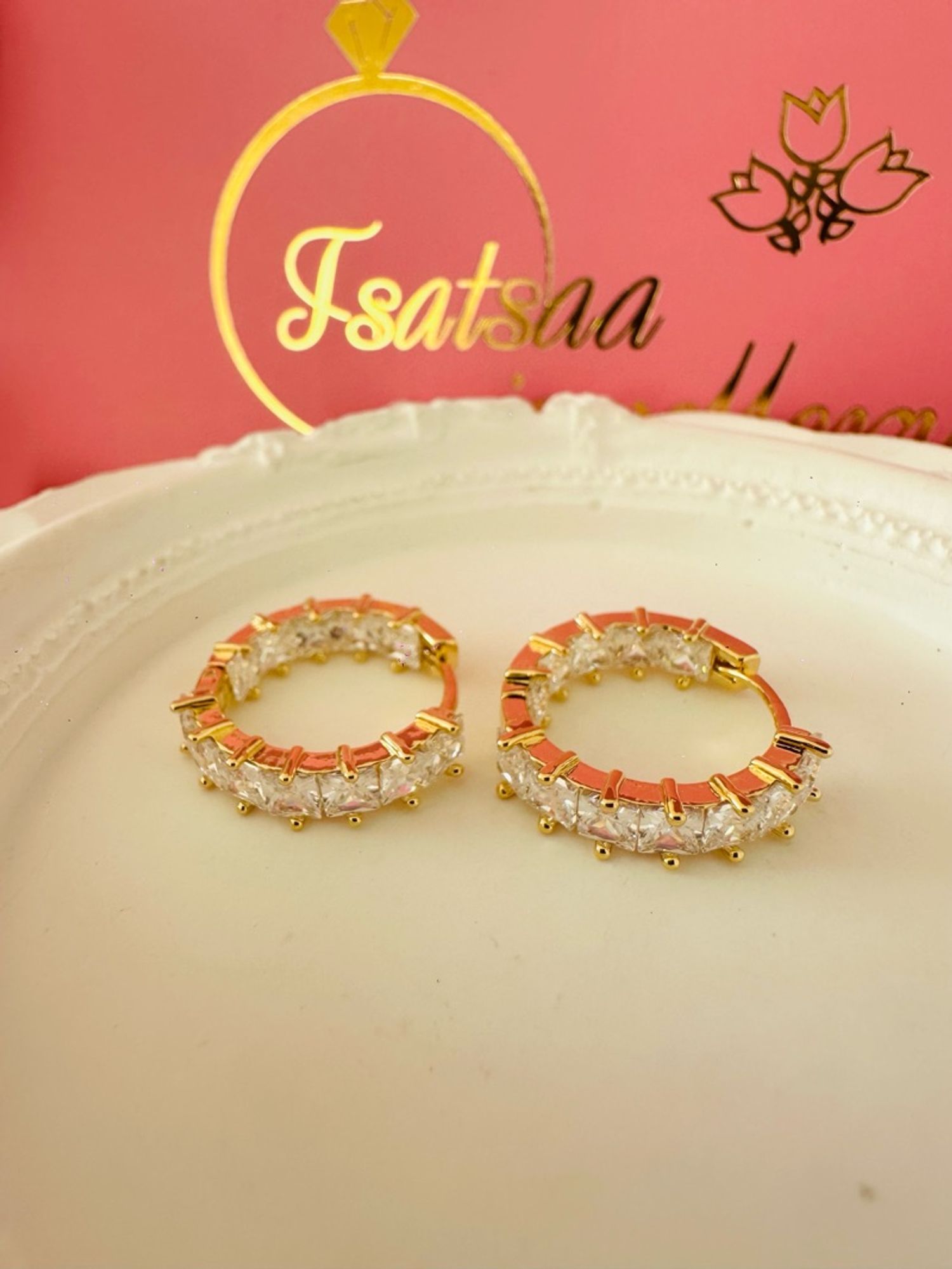 Шигтгээтэй цагираган ээмэг