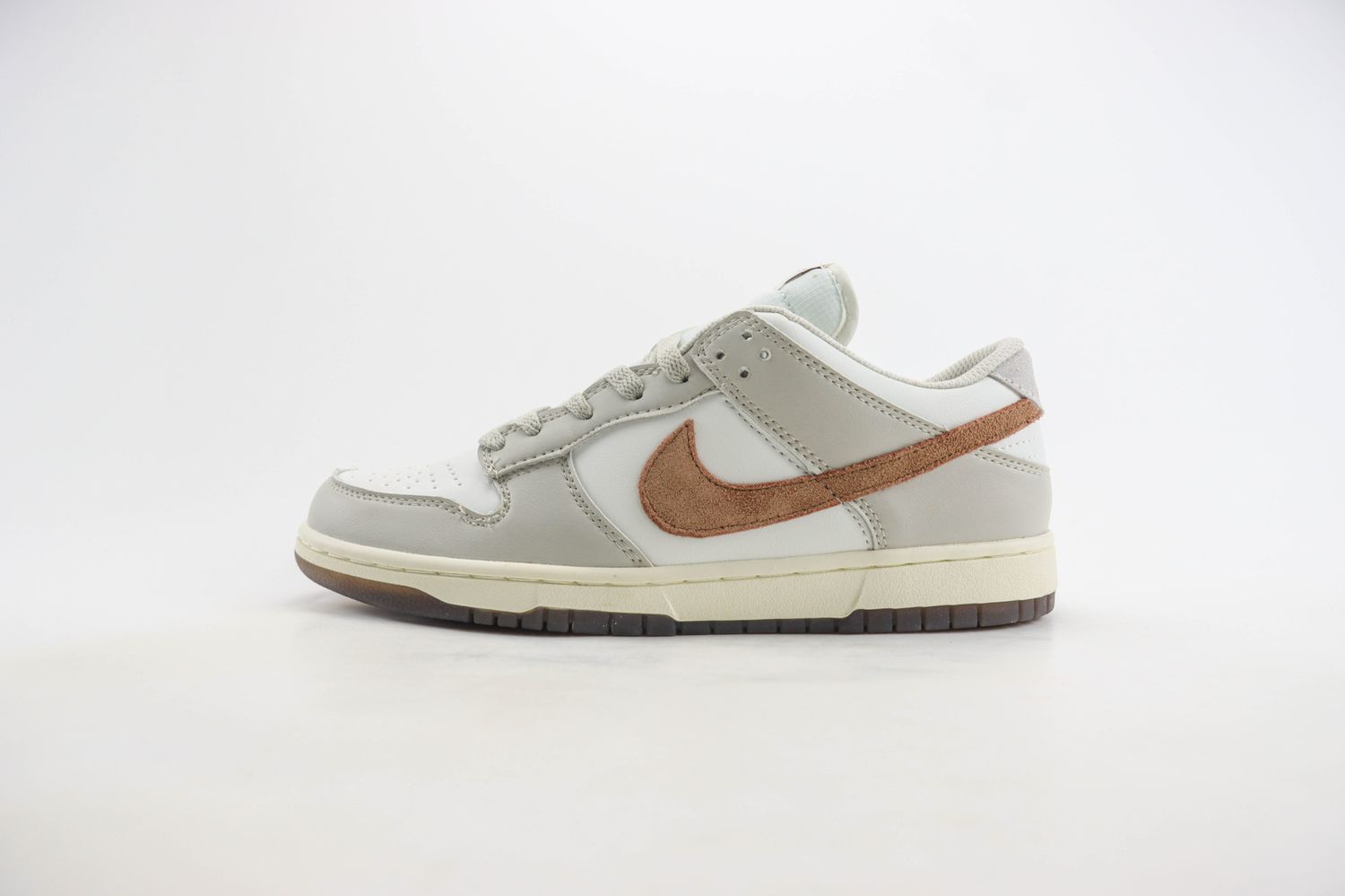 Nike Dunk Low Retro SE "Phantom Khaki" 