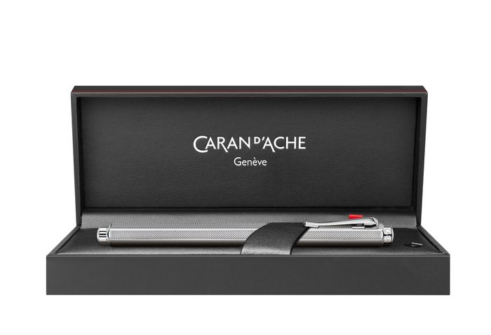 Caran d'Ache ECRIDOR™ Milanese mesh Fountain pen