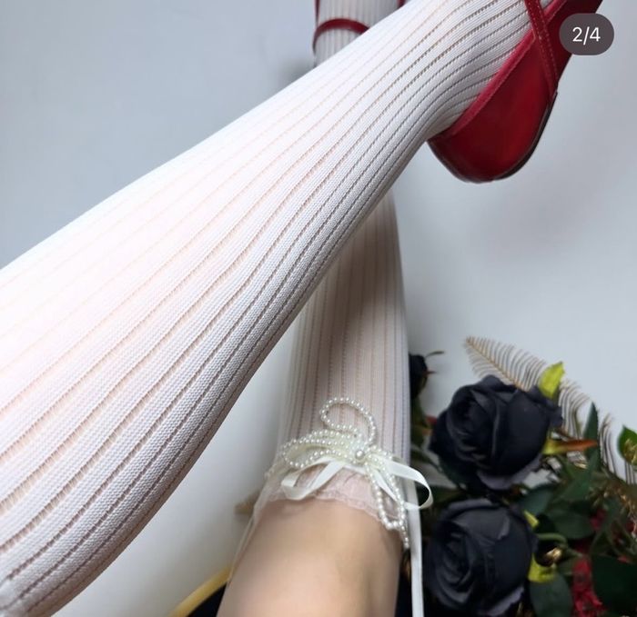 Сувдтай цагаан оймс