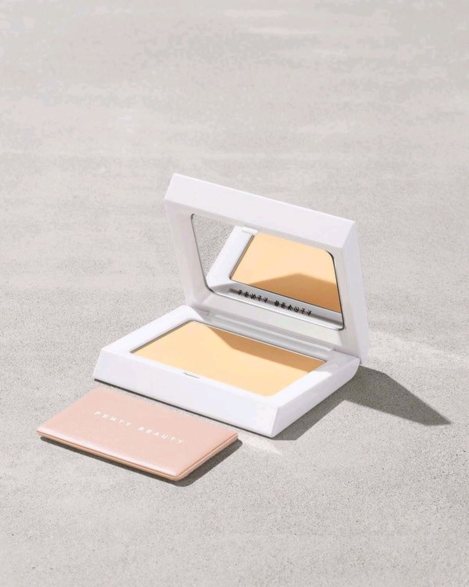 Fenty Bright Fix powder