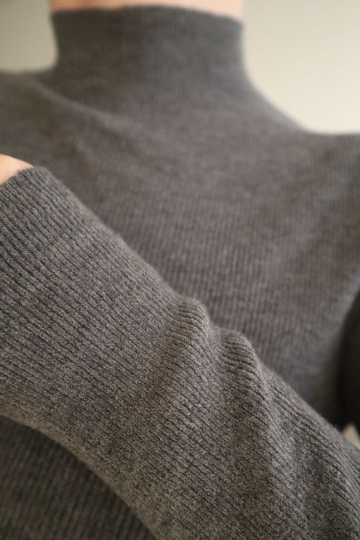 Бэлэн саарал цамц