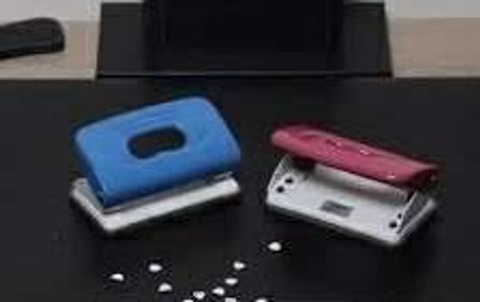 3068 - Hole Punch 0818 