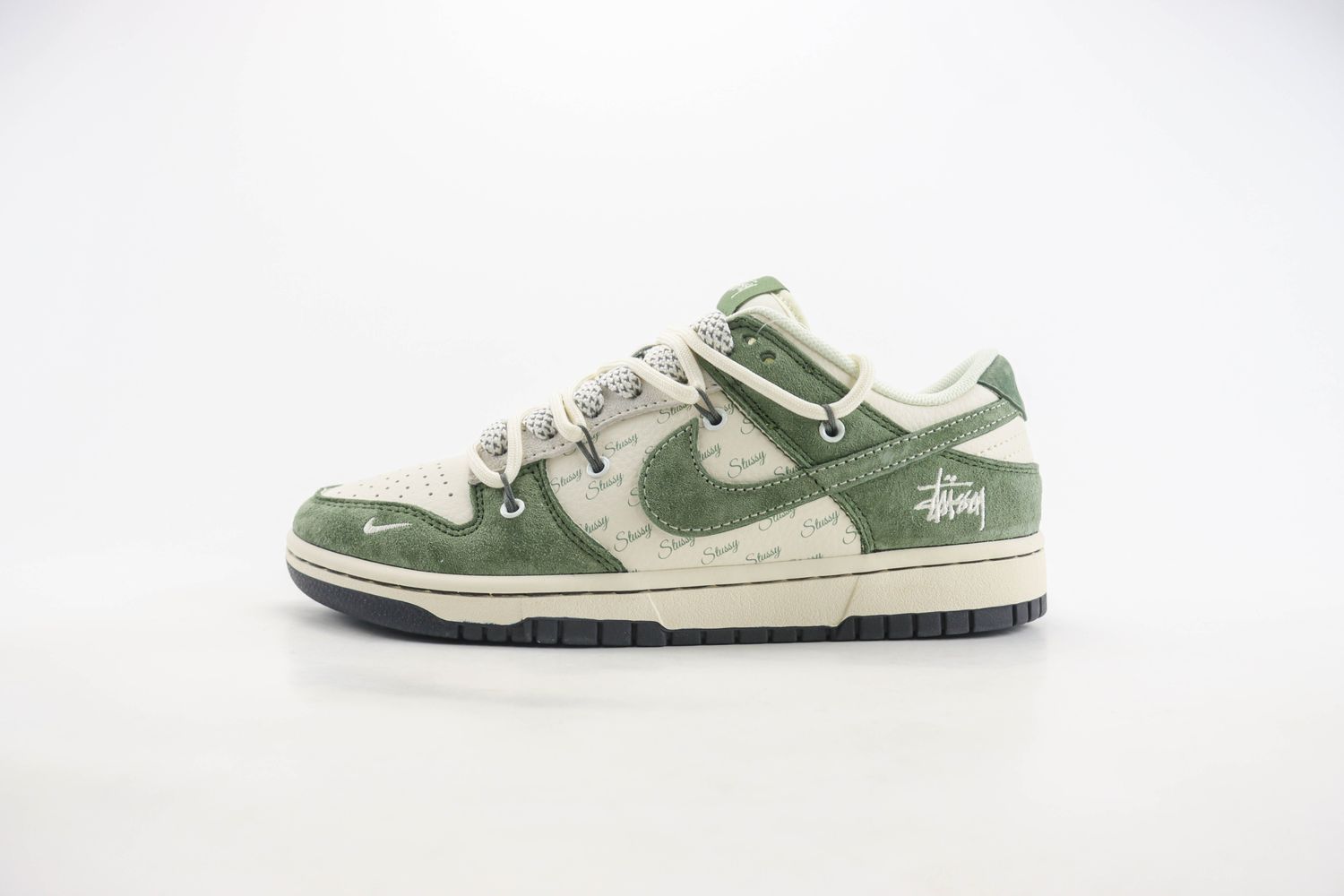 Nike SB Dunk Low x Stussy 61
