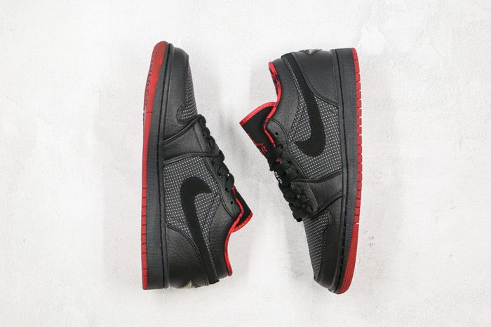 Jordan 1 Retro Low Black Metallic Silver Varsity Red