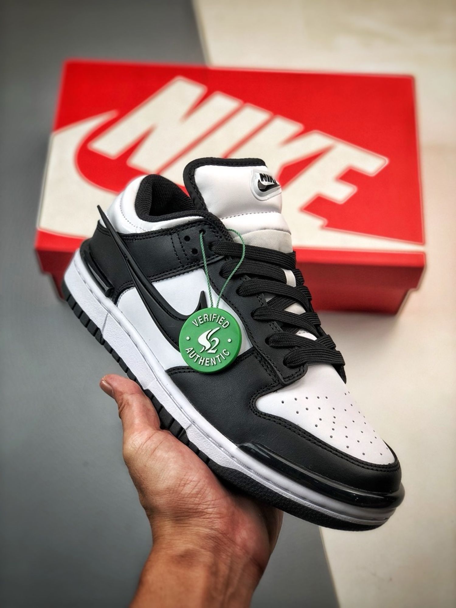 Nike Dunk Low Twist "Panda" 