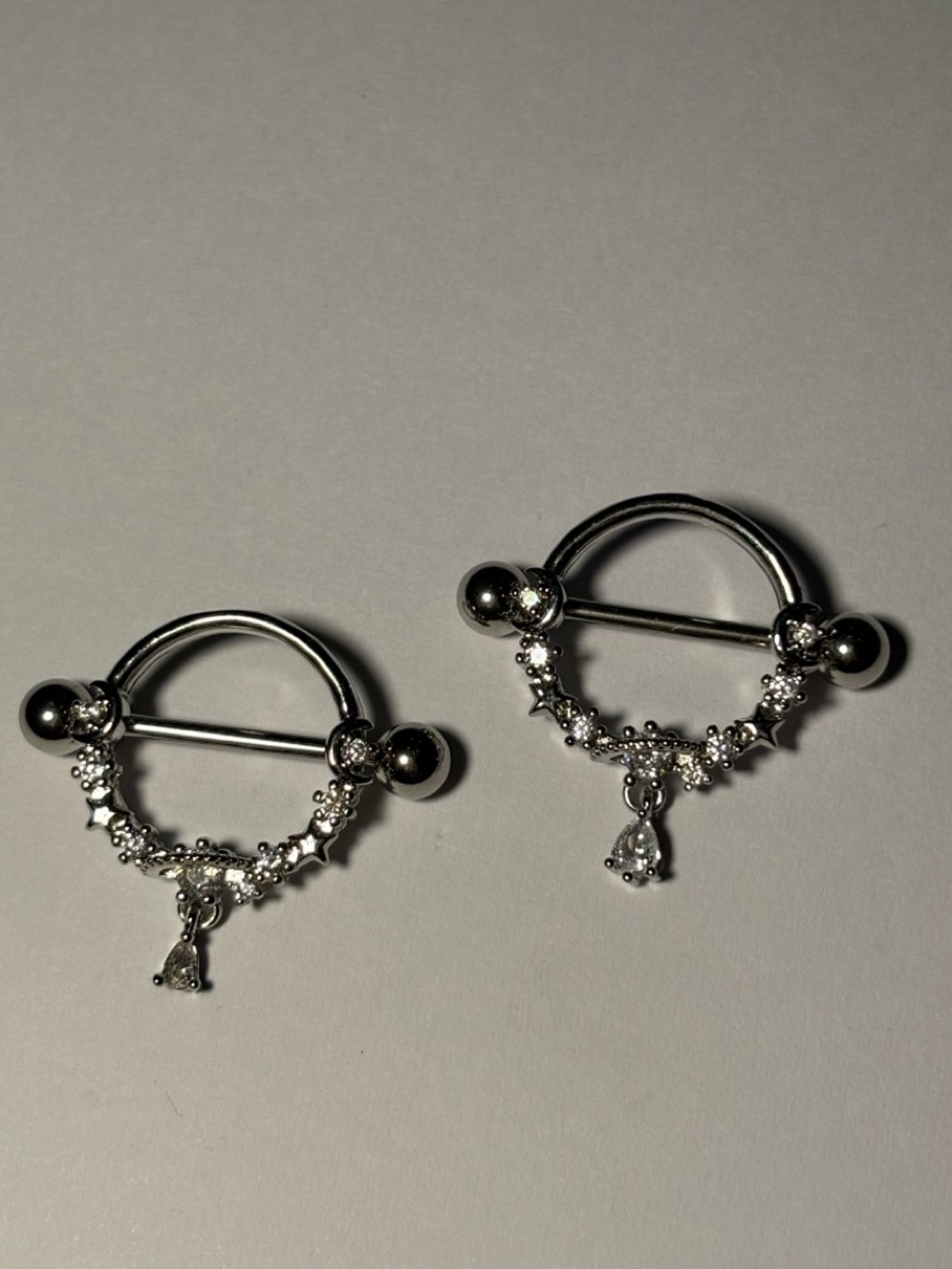 Хөхний ээмэг