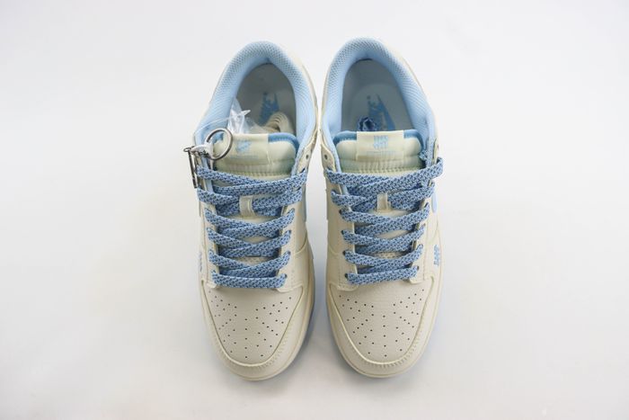 Nike SB Dunk Low x UNDEFEATED 13