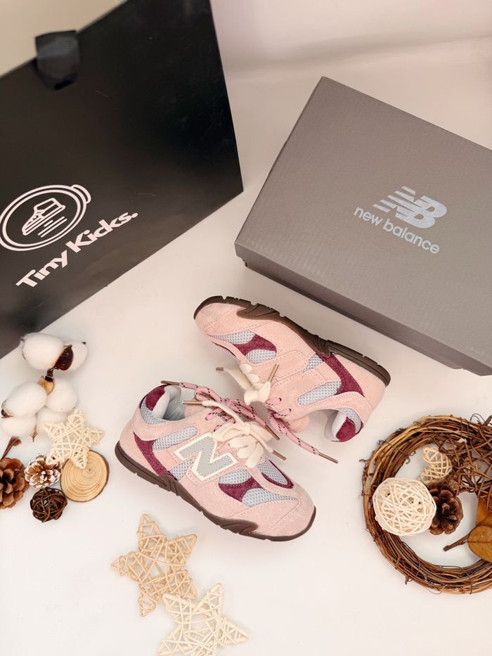 New Balance x MiuMiu 530 Pink