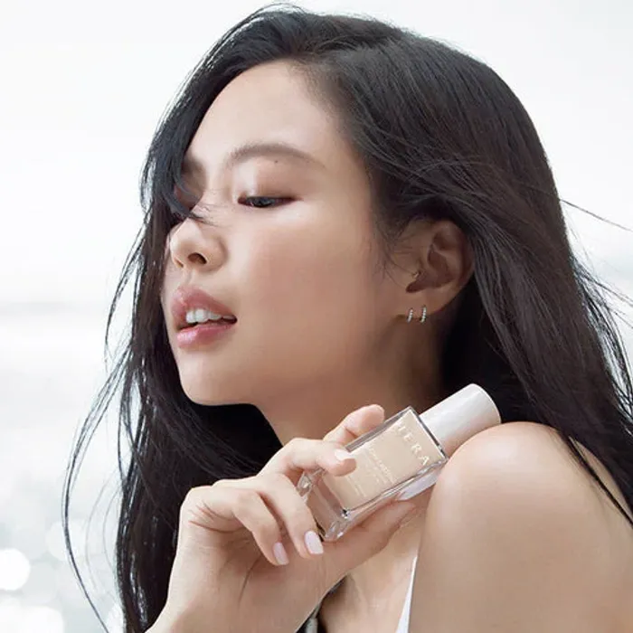 HERA Glow Lasting 24H Radiant Skin Foundation