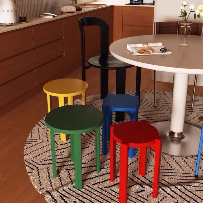 Угсардаг олон өнгийн сандал