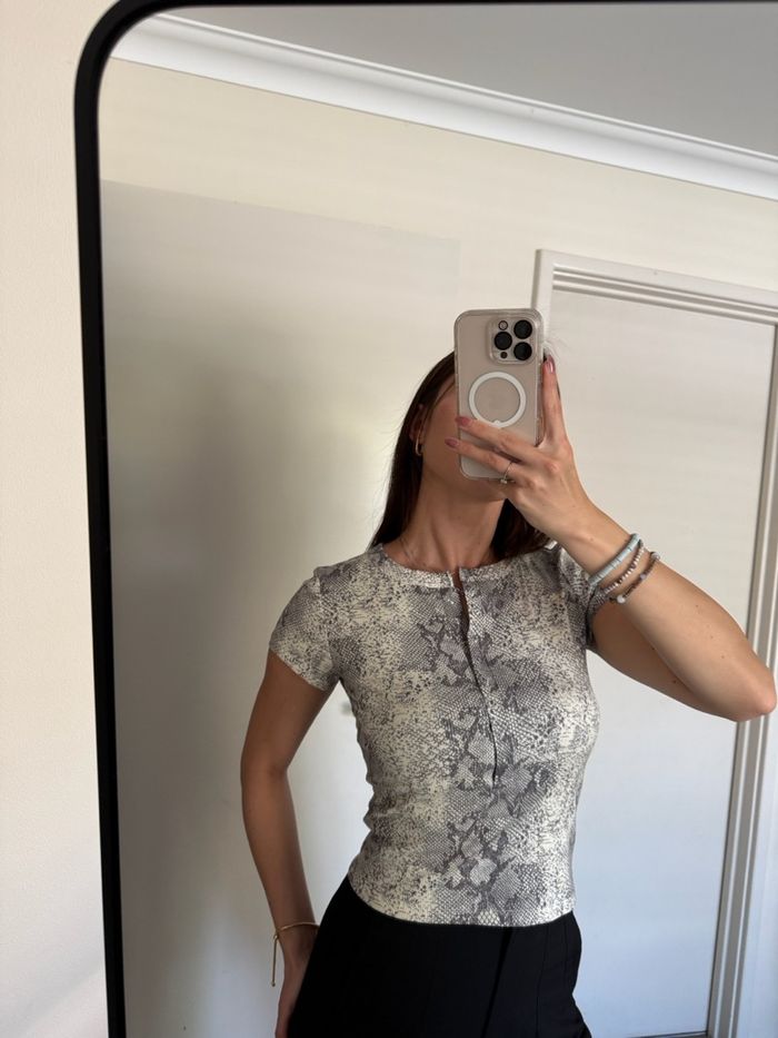 Snake print button top
