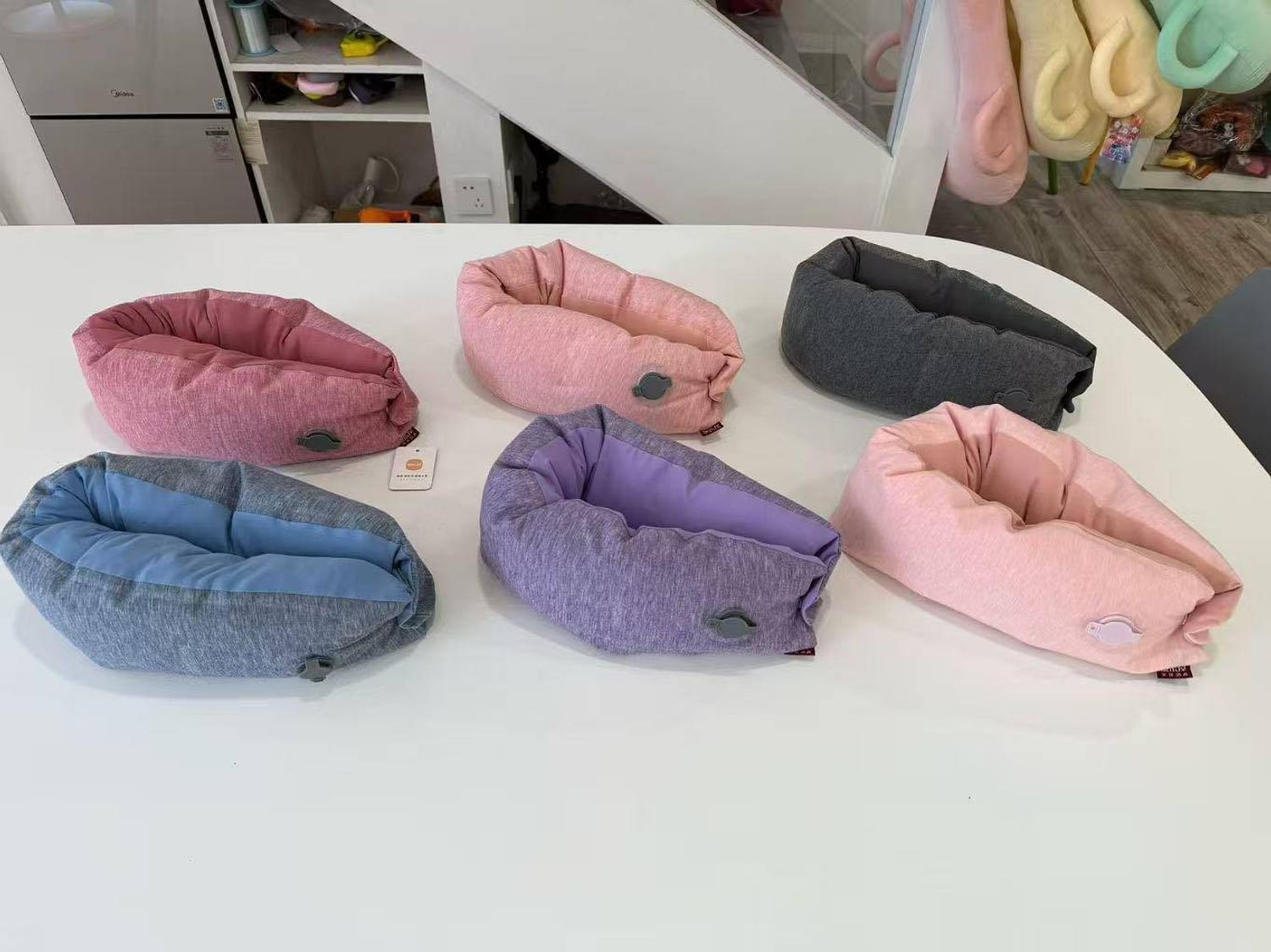 Нөмрөгтэй хийлдэг хүзүүний дэр