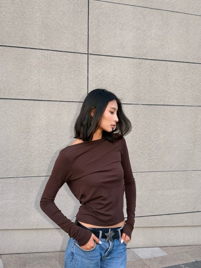 Backless top