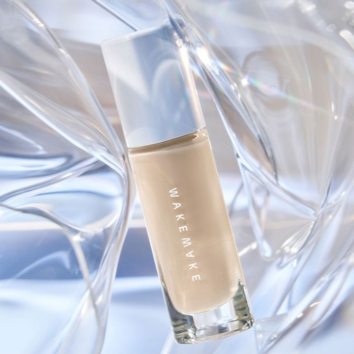 Wake make glow foundation