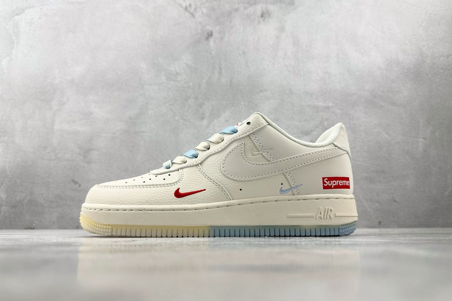 Nike Airforce 1 Low x Supreme 01  