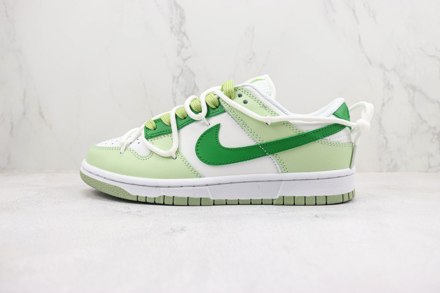 NK SB Dunk Low 64 