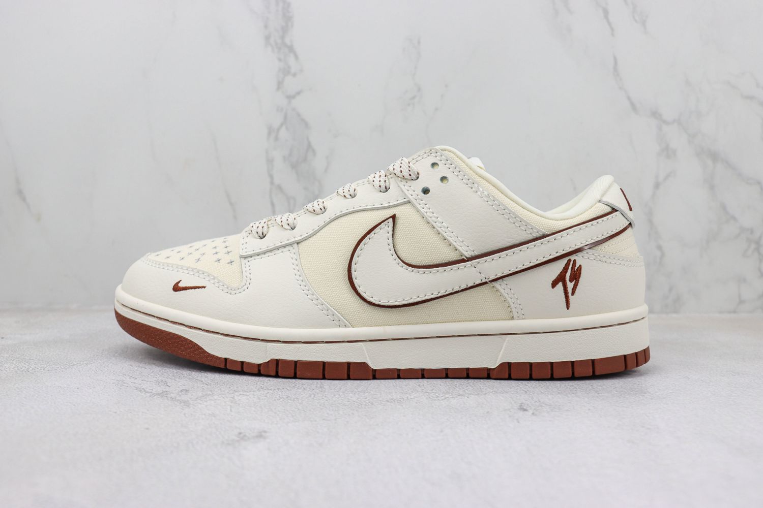 Nk SB Dunk Low x ts01