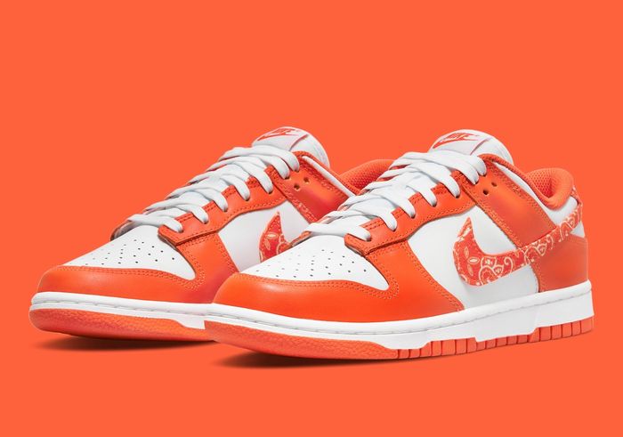 Womens Nike Dunk Low Essential 