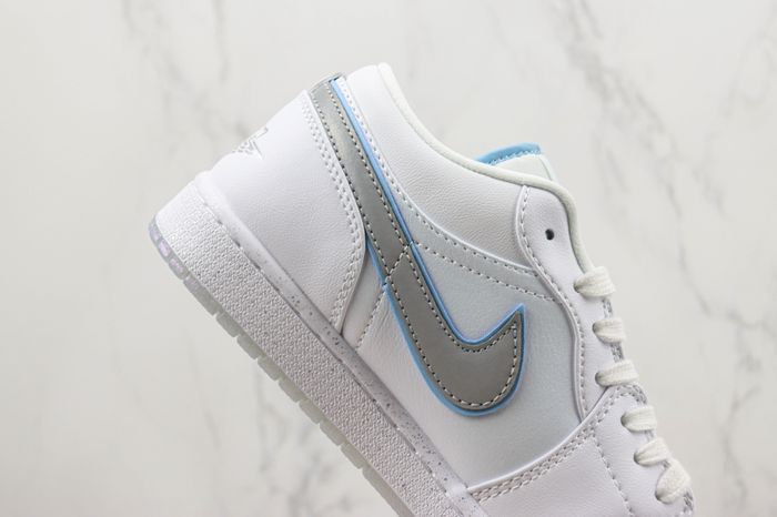 Jordan 1 Low SE Dare to Fly