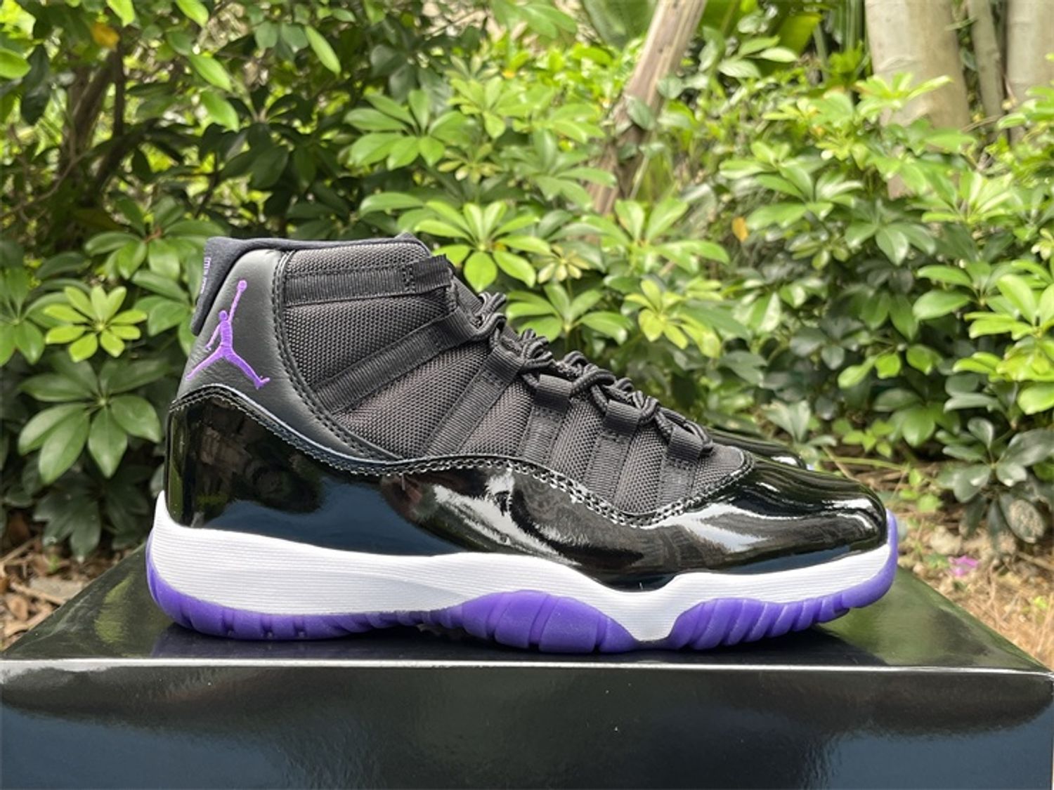 Air Jordan 11 Retro White Purple Black